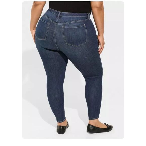 Torrid Womens Premium Sky High Skinny Fit Size 18R Dark Wash Denim Jeans - Picture 3 of 12